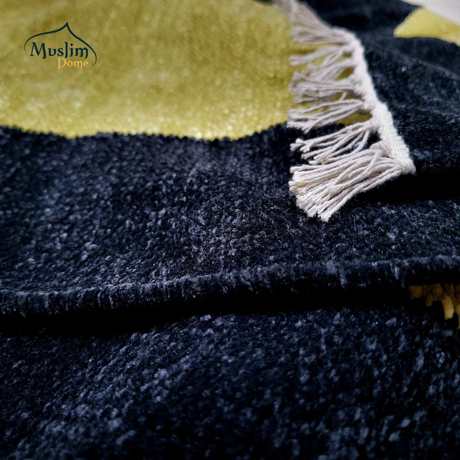 Jainamaz -Hand Loom | ম্যানুয়াল হ্যান্ড লুমে তৈরি ট্র্যাডিশনাল জায়নামাজ thumbnail 3