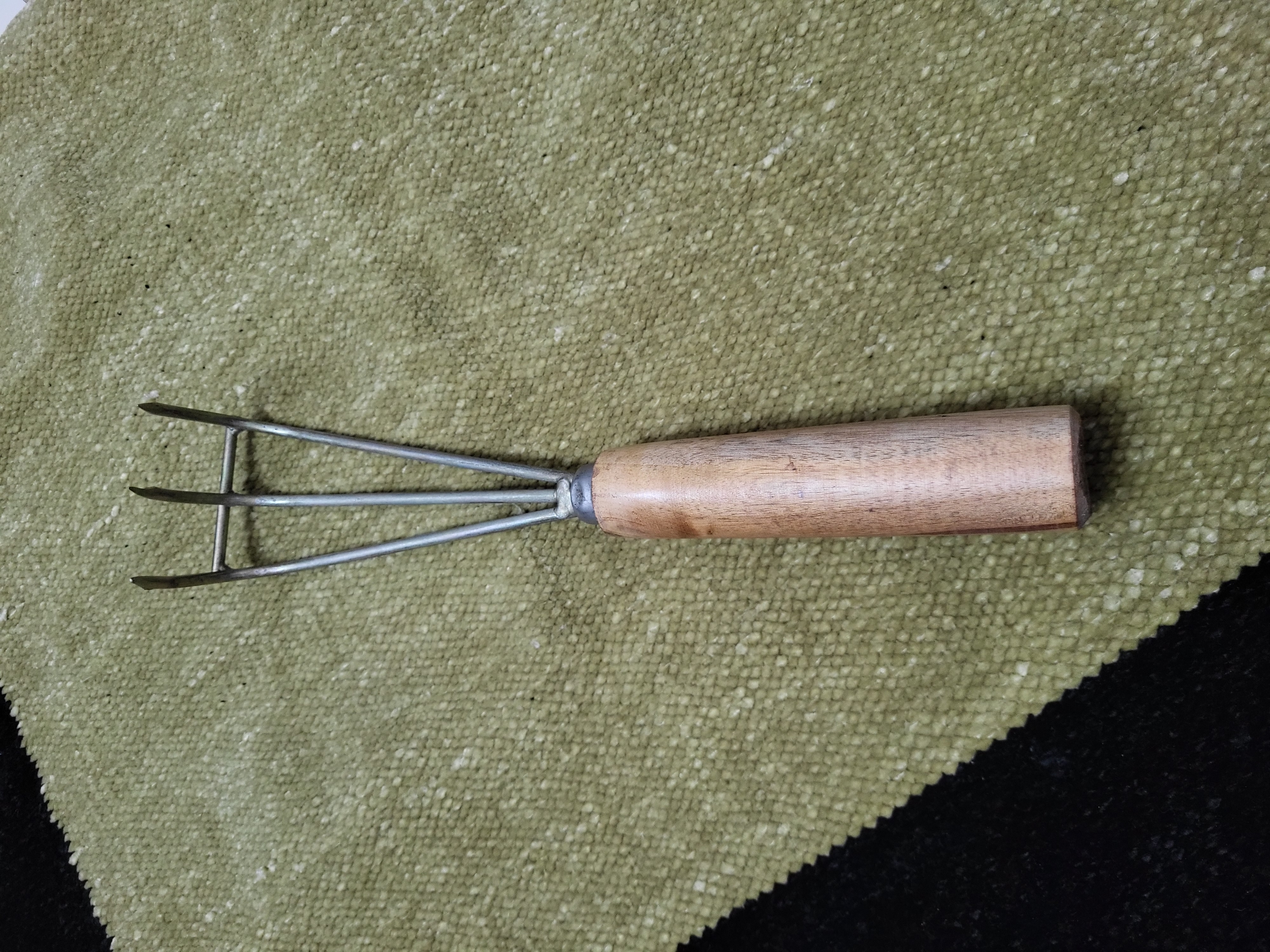 Garden Hand Fork With Handle – মাটি নিড়ানি আঁচড়া (3 kata with wooden handle) thumbnail 4