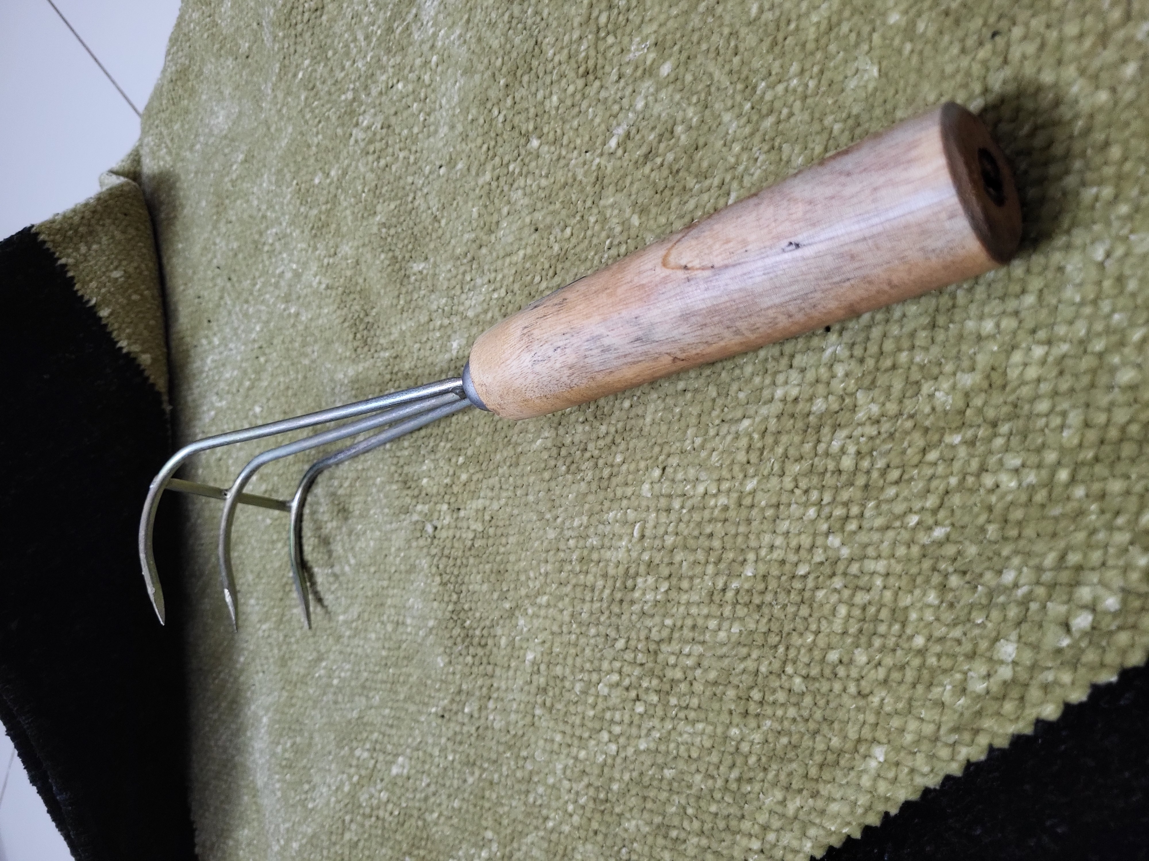 Garden Hand Fork With Handle – মাটি নিড়ানি আঁচড়া (3 kata with wooden handle) thumbnail 3